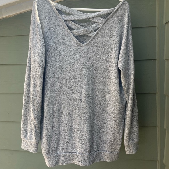 Cupio Sweaters - ✨3 for $15✨ Grey Sweater Medium
